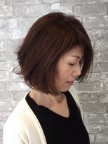 マニス(manis)&nbsp;大人可愛い ふんわりボブダークブラウン前髪センターパート