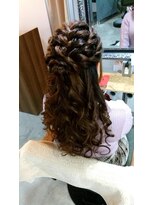 リエラ 新宿(RIERA)&nbsp;編み込みハーフアップ