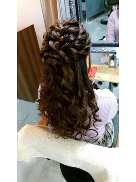 リエラ 新宿(RIERA) 編み込みハーフアップ