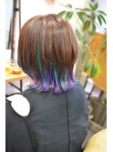 ボブレイヤースタイルにカラフルインナーカラー