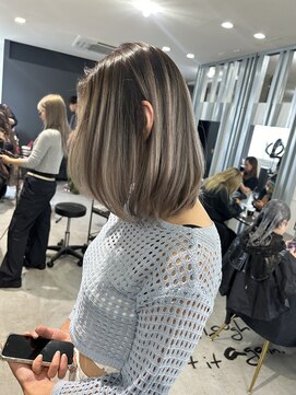 キング 高槻(K!ng) 縮毛矯正髪質改善ハイライトレイヤーカット高槻美容室エクステ