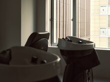 ブルック(BROOK.)の雰囲気（光と影が織りなすシンプルな洗練空間で、癒しのひと時を。）