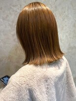 ダブルバイグリッター(W by GRITTERs)&nbsp;ぱつっとボブ　ミルクベージュ　艶髪カラー　外ハネボブ　20代