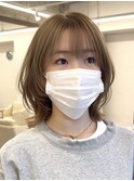 くびレイヤー静岡ショートレイヤーハッシュカットミルクティ