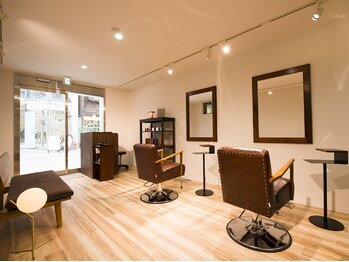ワワ ヘアサロン 高円寺店(WAWA HAIR SALON)の写真/3席のみ『和』の落ち着いたプライベート空間で、都会の喧騒を忘れごゆっくりおくつろぎいただけます。