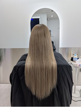 ブランシスヘアー(Bulansis Hair) セミロングからのロングヘアー