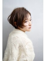 トッカ ヘアアンドトリートメント 難波店 前下がりエアリーショートボブ