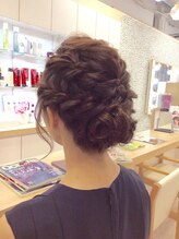 ブロッサム ヘアデザイン(blossom) ねじり編み込みアップ