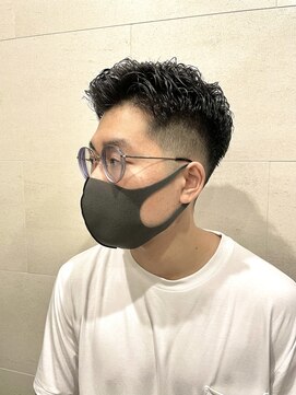 グレイスフル バーバープラチナム 六本木店(Graceful Barber platinum) ビジネスショート 黒髪 アップバング フェード