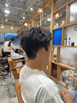 ジジ 宇都宮(Gigi) ピンパーマでつくるスパイキーショート/メンズパーマ/宇都宮