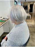 ホワイトカラー/ハイトーンシルバー/ケアブリーチ/ショートボブ