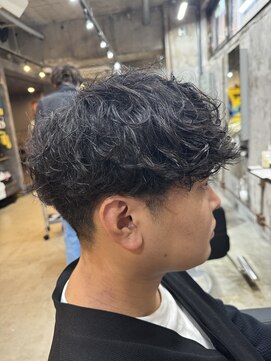 カーニー 上野(kearny) シャドウパーマニュアンスパーマ波巻きスパイラルパーマ