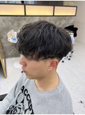 センターパートツイストスパイラルパーマ刈り上げメンズパーマ