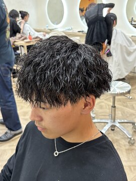 ラヴィズム 名駅店(LUVISM) 名古屋/メンズカット/メンズパーマ/眉毛/ツイストスパイラル