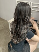 ユウル 横浜(juhl.)&nbsp;ハイライトカラーホワイトシルバーチャコールグレーダブルカラー