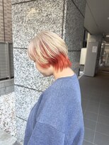 バジオットエイチ(BUZZIoT h) 艶めくホワイトブロンド×裾カラーオレンジのウルフボブ