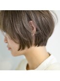 柔らかいラインボブ×くすみベージュ