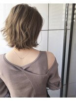 外ハネボブ　ハイトーンカラー ブラウンベージュ
