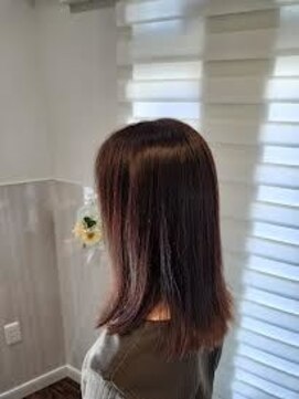 サク(SAKU) 肩下外ハネスタイル