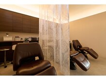 ヘアーズ イオンモール徳島(HAIRZ)の雰囲気（落ち着いたシャンプーブース。ヘッドスパスペースも充実。）