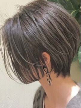 トゥルートラスト アン 下石田店(True Trust un) おしゃれな大人のグラデーションボブ×アッシュカラー