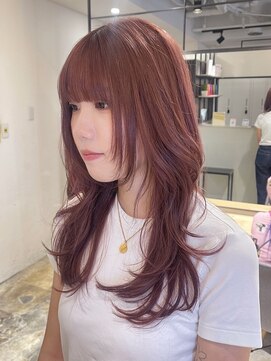 シェノン バイ アランスミシー 表参道(CHAINON by Alan smithee) レイヤーカット ピンクカラー ピンクブラウン