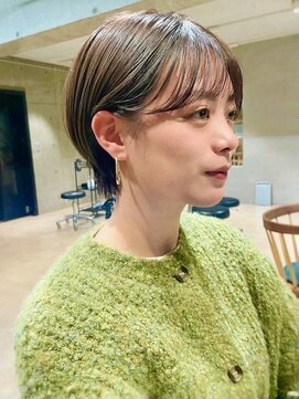 スク(SUKU) 耳掛けショート×アッシュベージュ