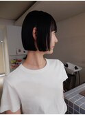 潔くシンプルなミニボブ