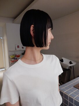 ムジーク(Musiiik) 潔くシンプルなミニボブ