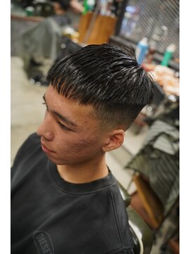 フォーコーナーズカットショップスリーセント 栄(FourCornersCutShop 3/cent) クロップスタイル