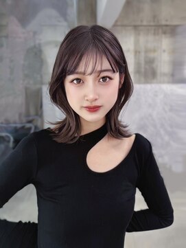 フィヴェント(Fivent) 黒髪韓国小顔レイヤーイメチェン暗めオリーブグレークラゲヘアー