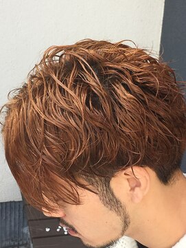 メンケーヴサロン サンパツ タクミ(MAN CAVE SALON 38 TAKUMI) パーマスタイル