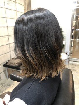 ボウ(BOW) グラデーションカラー×切りっぱなしボブ