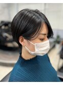 前下がりショートボブ　襟足タイトスタイル