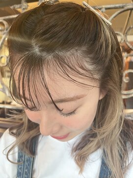 シークヘアー(Chic hair) インナーカラー ミディアムスタイル