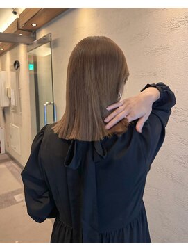 ネイヴィル オモテサンドウ(navile omotesando) クリーミーベージュ×ぱつっとロブ