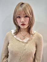 ポイントファイブバイソレイユ 藤沢店(.5 by SOLEIL)&nbsp;ミディアム顔まわりレイヤーくびれヘアブリーチゴールド