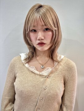 ポイントファイブバイソレイユ 藤沢店(.5 by SOLEIL) ミディアム顔まわりレイヤーくびれヘアブリーチゴールド