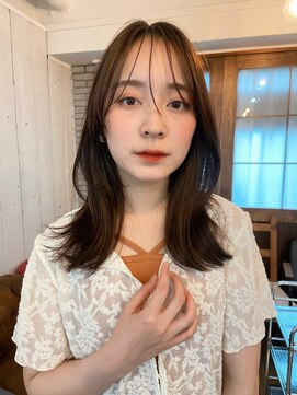 エレン 池袋(ElEn.) 韓国ミディアムヘア/小顔レイヤー/顔タイプ診断×骨格診断