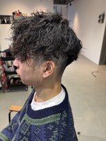 イズ(iss)&nbsp;メンズカット+ハードツイストスパイラルパーマ+眉カット