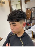 ショートスペインカール スキンフェード フェードカット
