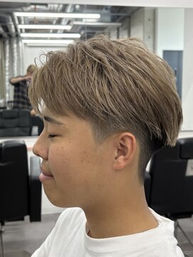 レボ 神宮寺店(Revo) メンズショート。ダブルカラー ミルクティーベージュ