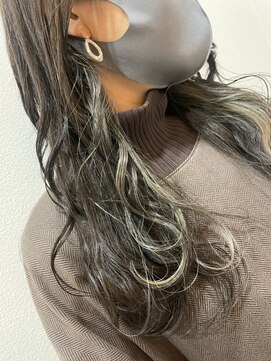 レイフィールド 光の森店 カーキグレージュにアクセサリーカラー