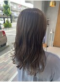 グレーベージュ