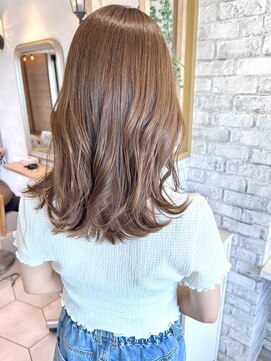 カルテット(Quartett) 【Quartett】大人可愛いくびれ小顔レイヤー スモーキーベージュ