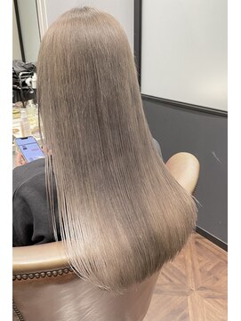 ミラレスカ 栄(MIRA RESCA) ホワイトグレージュカラー