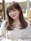 顔周りレイヤーカットくびれヘアミルクティーベージュカラー
