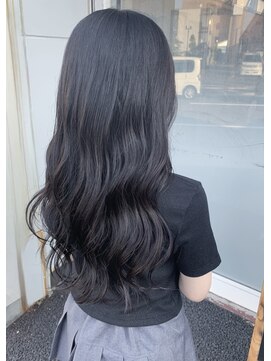 クオリア(Quaria) コテ巻きロングスタイル