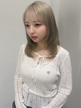 ビューシンサイバシ(VIEW SHINSAIBASHI) ナチュラルボブ前髪イメチェンミルクティーベージュハイトーン