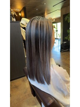 アリア トータルビューティー(Aria total beauty) バレイヤージュ(リタッチ)+ケア